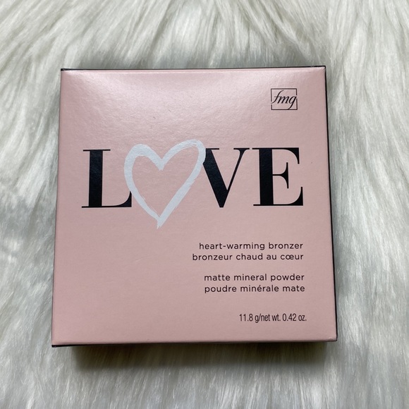 Avon fmg LOVE Heart-Warming Bronzer Shade: Sunset Kiss - Picture 5 of 5